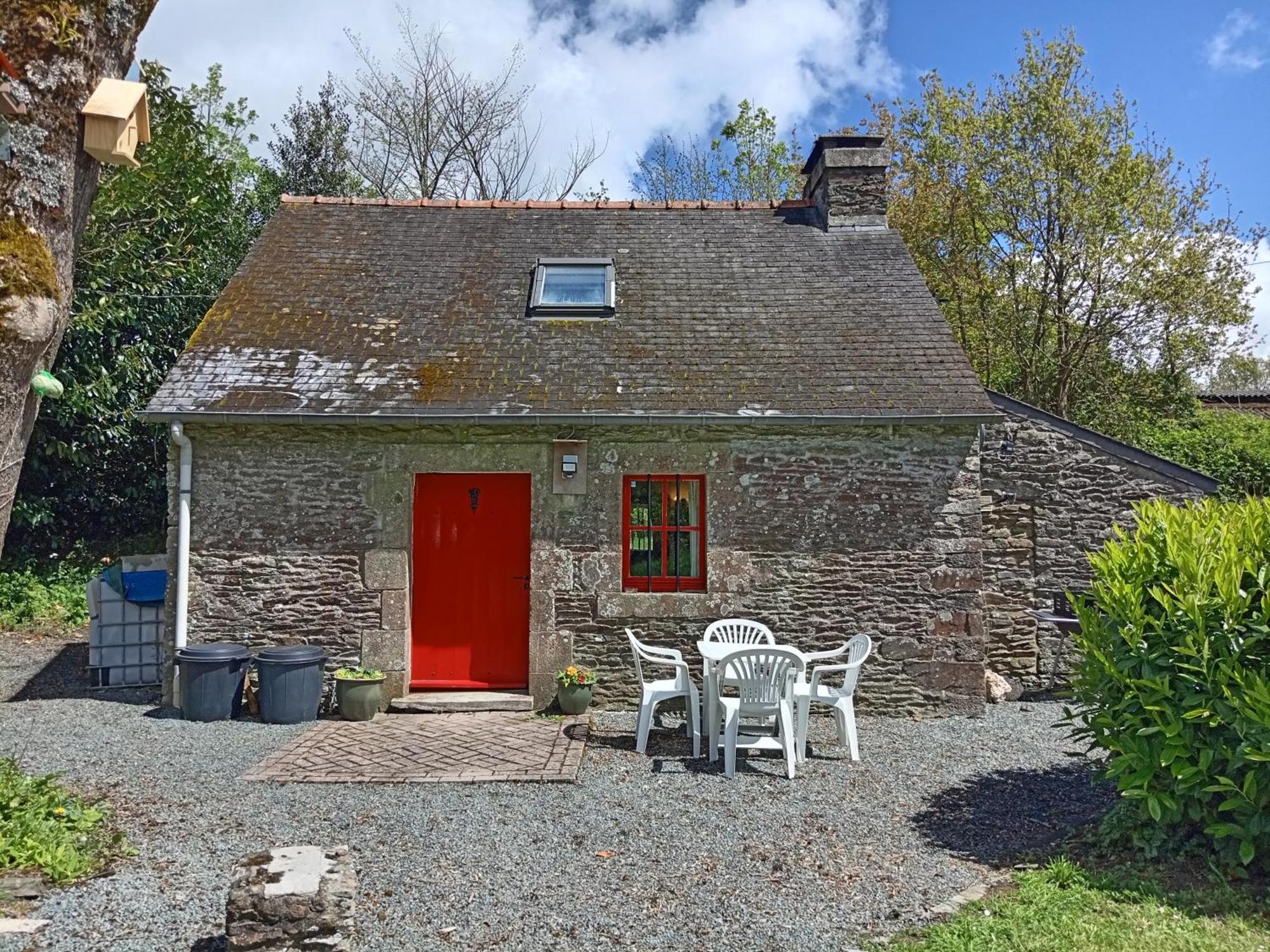 Character Breton Cottage Carhaix-Plouguer Exterior photo